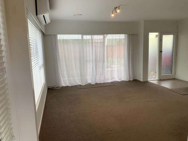 1/4 Stottholm Road Titirangi_5