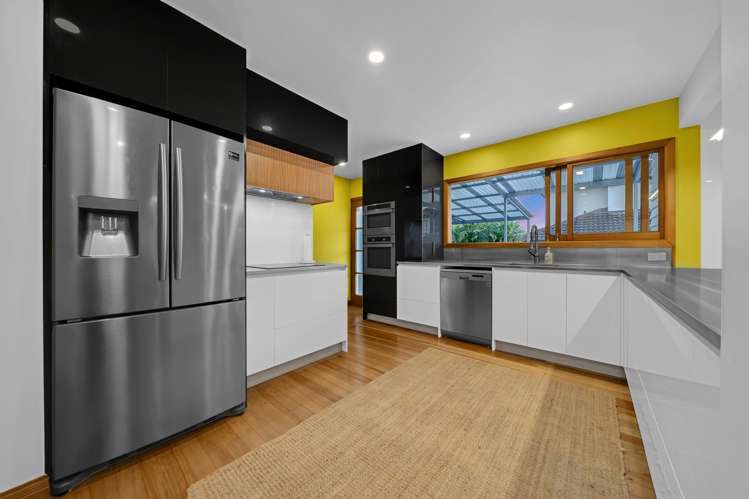 11 Bradbury Road Botany Downs_3