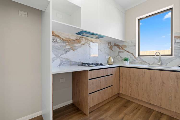 17 Korowhiti Road Clarks Beach_10