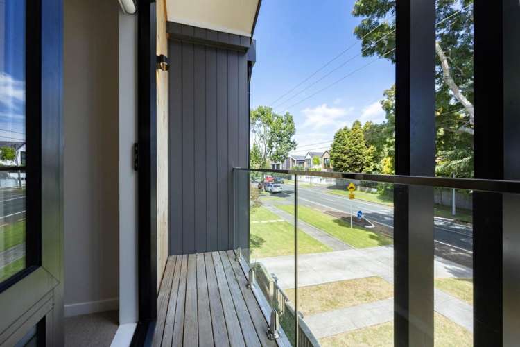 2/108 Beach Road Te Atatu Peninsula_7