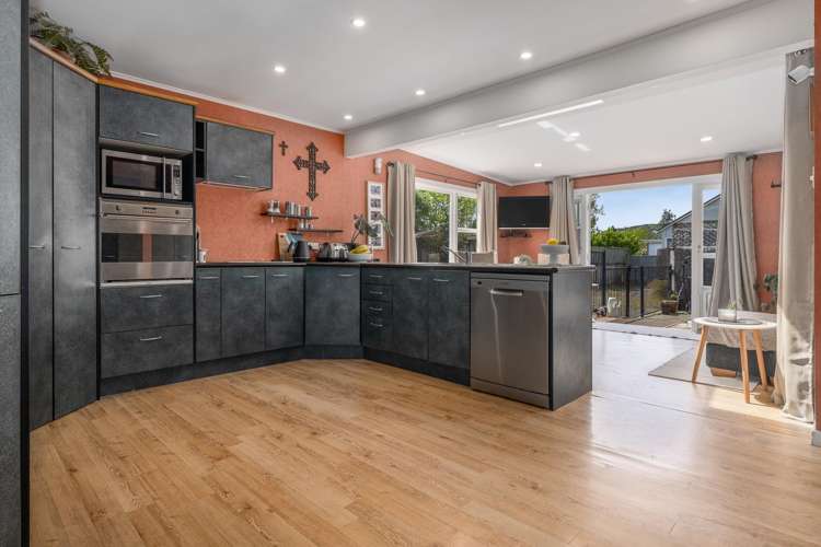 89 Waddington Drive Naenae_6