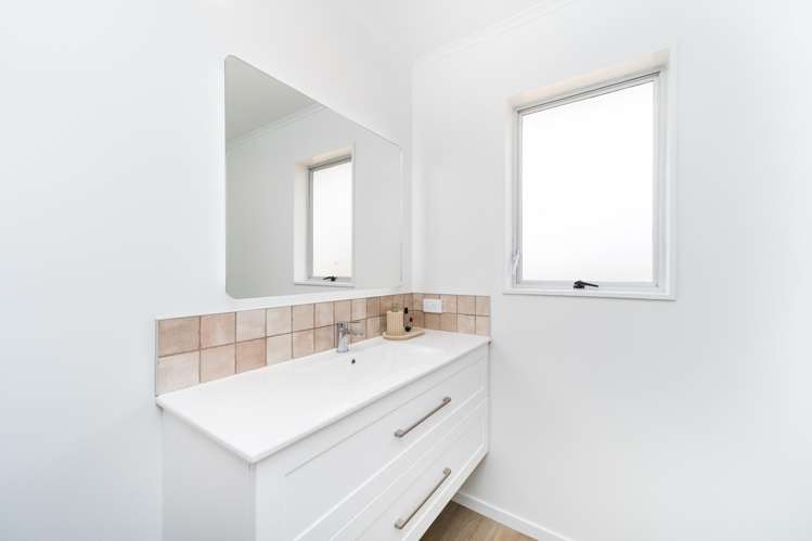 167 Maxwells Line Awapuni_13