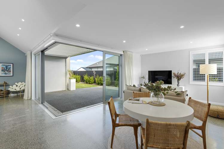 90 Southfield Drive Lincoln_7