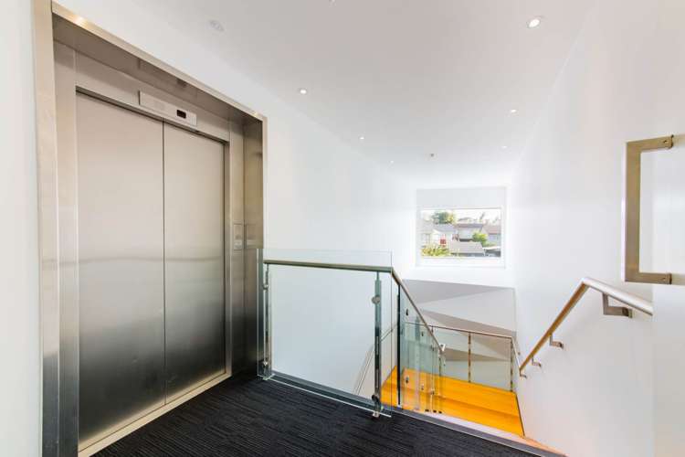 132 Hurstmere Road Takapuna_13