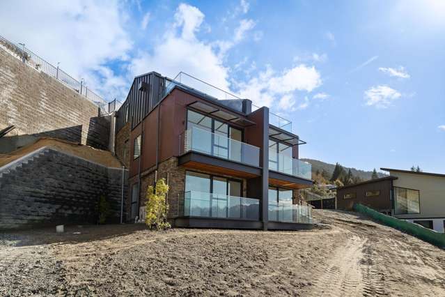 Contemporary Townhouse with Stunning Views