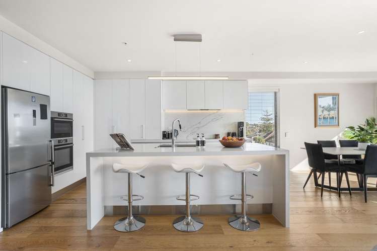 106/585 Beach Road Rothesay Bay_1