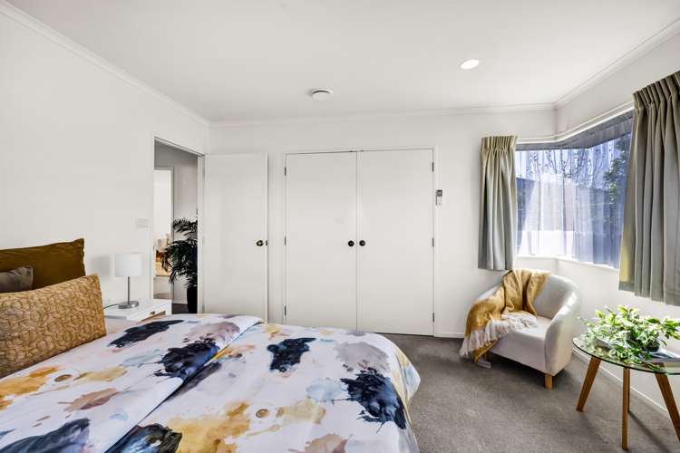 1/2 Waiwera Place Merrilands_6