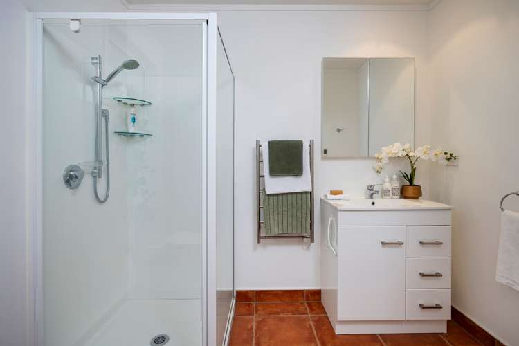 2/17 Woodward Road Mount Albert_13