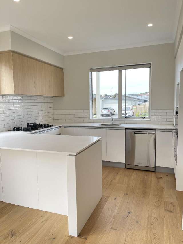 20 Onekura Street Red Beach_4