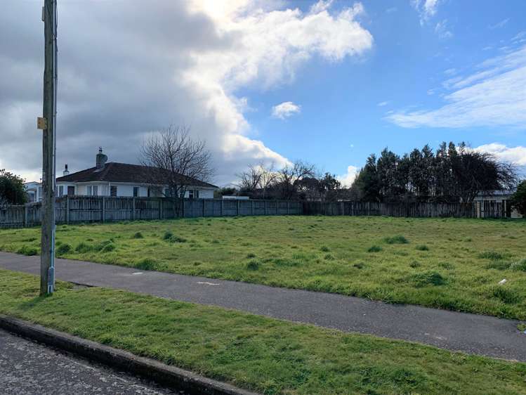 69 Stuart Crescent Masterton_5