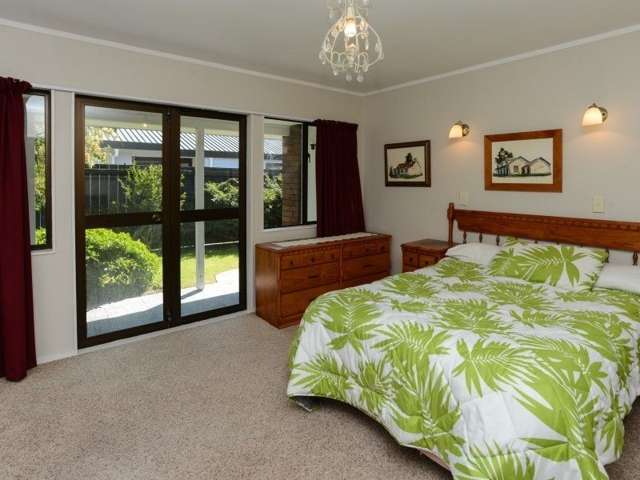 41 Whiting Crescent Greenmeadows_4