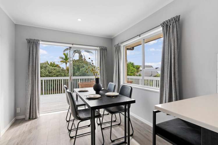 4 Haseler Crescent Mellons Bay_4