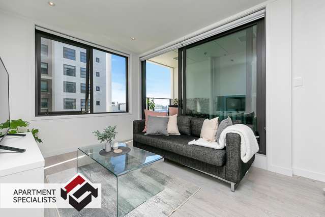 Modern Two Room with Harbour Views