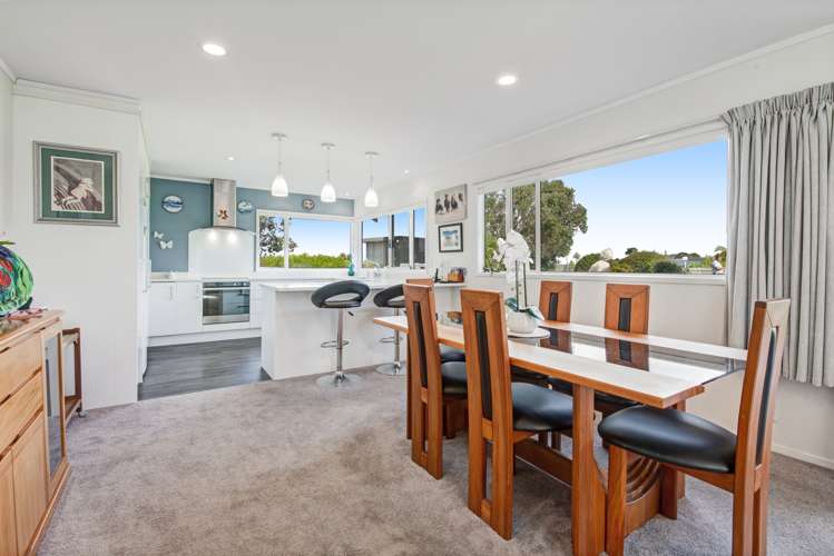 896 Whangaparaoa Road Manly_9