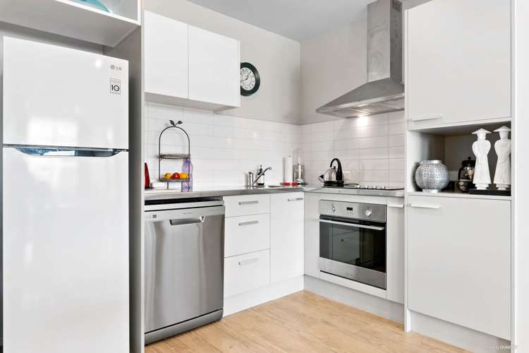 306/19 Bute Road Browns Bay_5