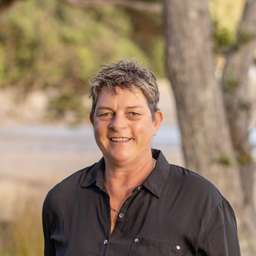Paula Knight