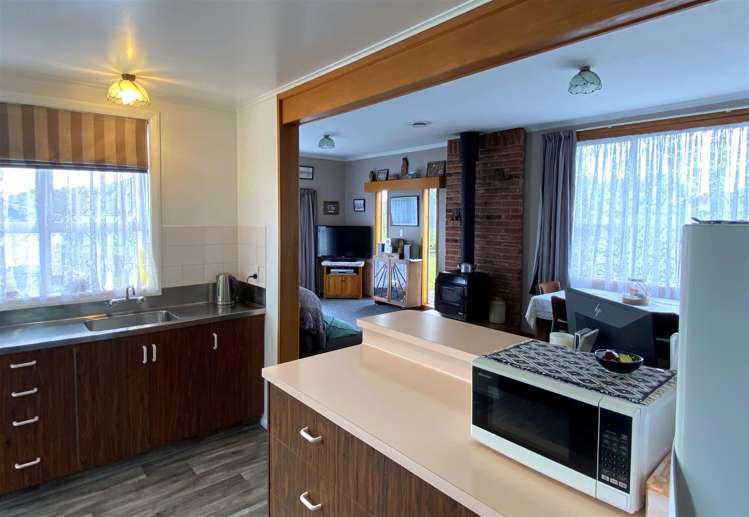 402 Main South Road Paroa_5