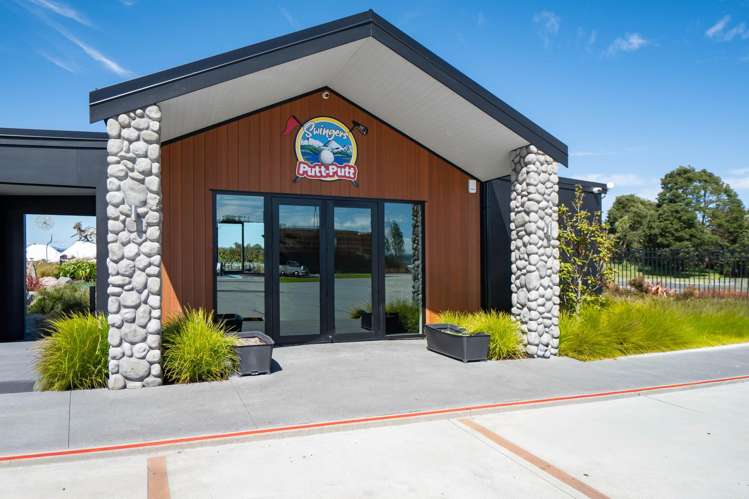 650 Lake Terrace Wharewaka_21