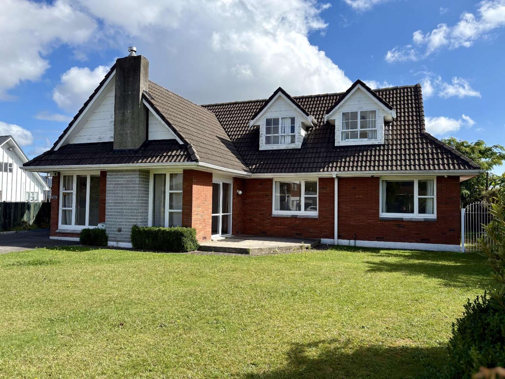 40 Ward Avenue 1064_0