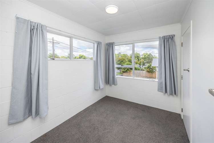 Units 1 - 10 at 11 Coates Street Hamilton_11