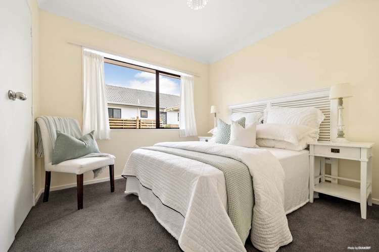 32 Lexington Drive Botany Downs_12