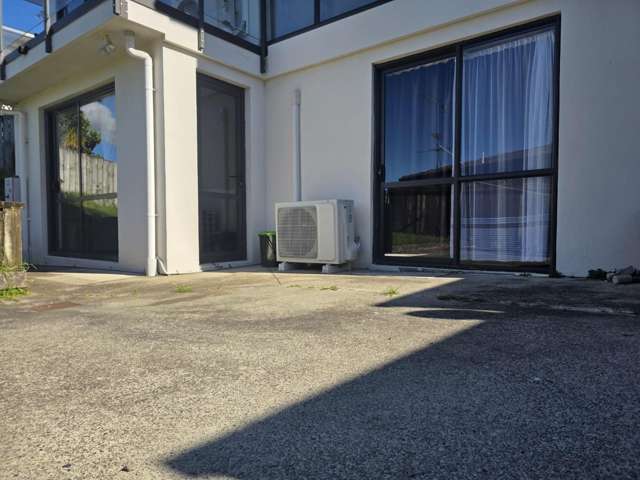 68A Bradbury Road Botany Downs_1