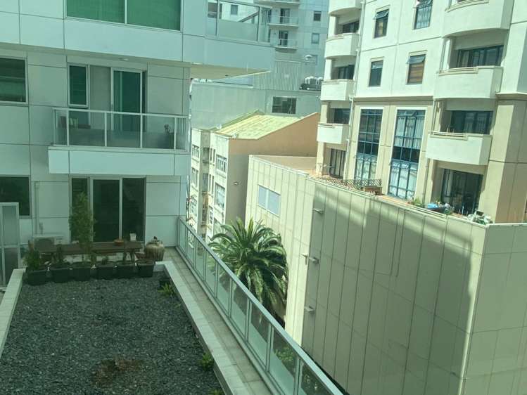 709/85 Beach Road Auckland Central_11