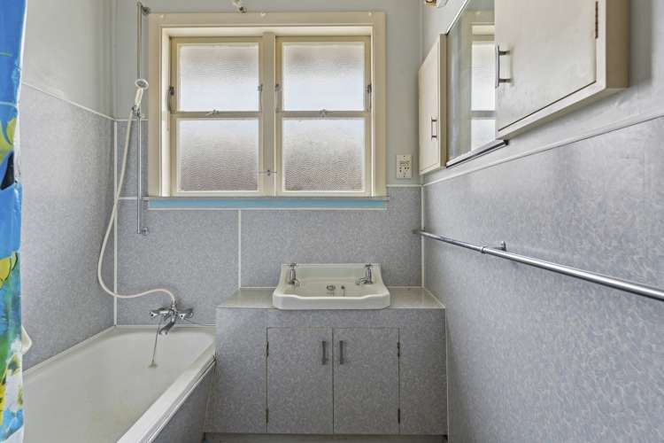 61 Glen Road Stokes Valley_14