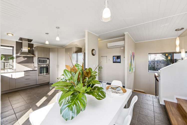 57 Hillcrest Road Otumoetai_13