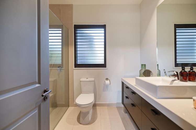 7 Reading Court Jacks Point_28