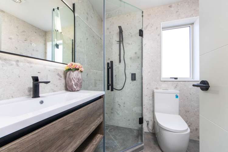 5d Quiet Street Te Atatu South_7