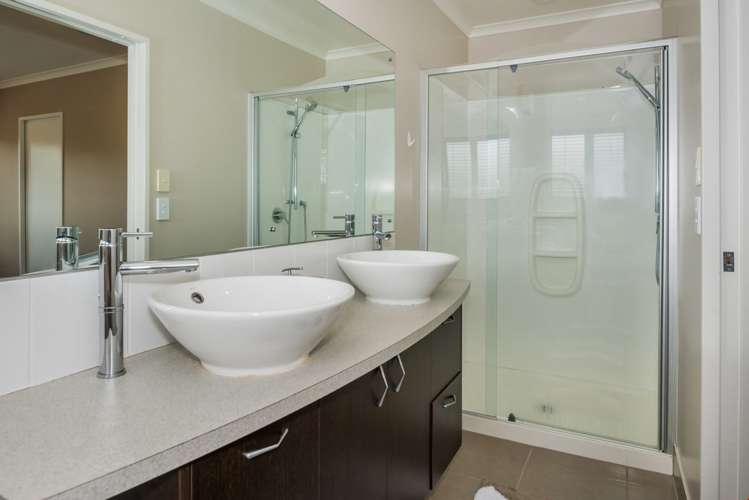 63 William Gamble Drive Greenhithe_19