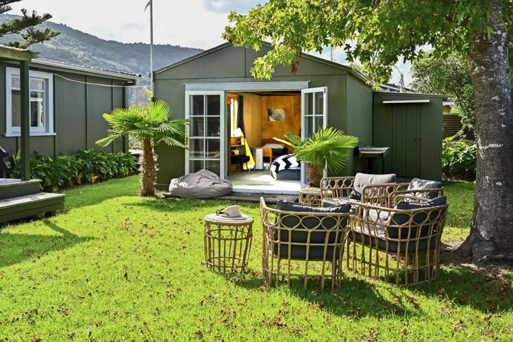 8 Katrin Place Mahanga_14