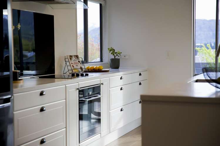 6 Oxfordshire Avenue Lower Shotover_26