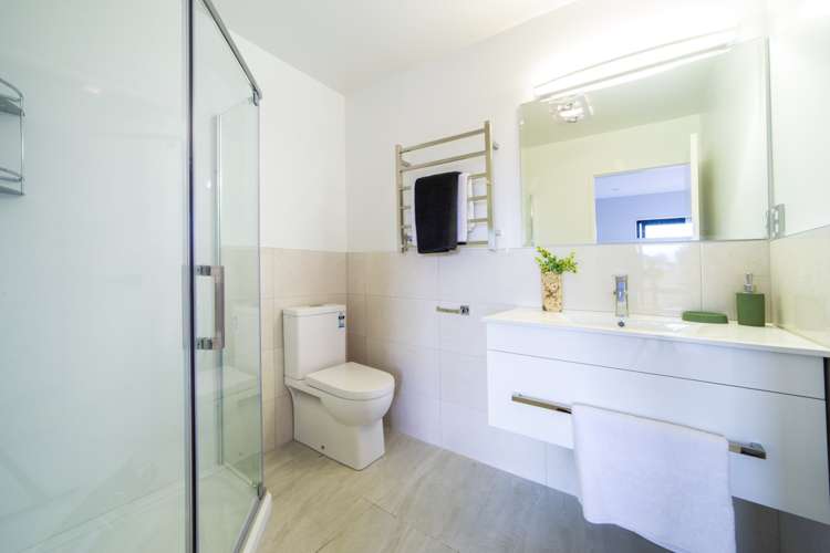 71c Solar Road Glen Eden_14