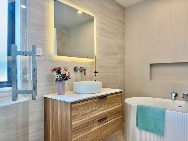 142 Ninth View Avenue Beachlands_25