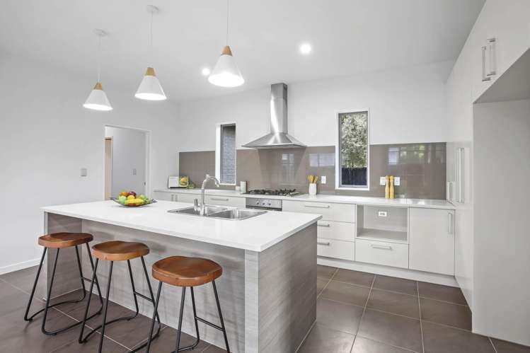 108 Simpson Road Henderson Heights_13