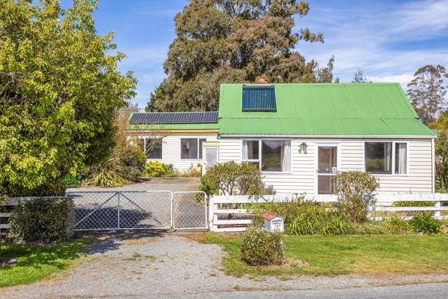 A Rare Find - 1,159m2 in Woodend