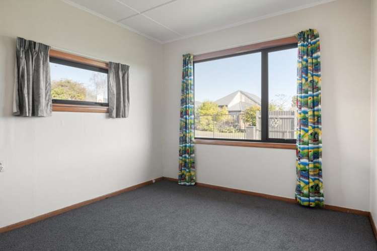 1 Lemari Avenue Stoke_11