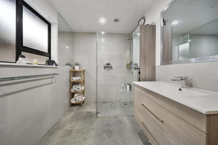 3 Winthrop Way Mangere East_5