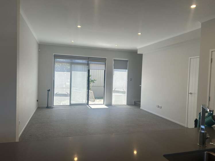 137 Bonair Crescent Silverdale_9