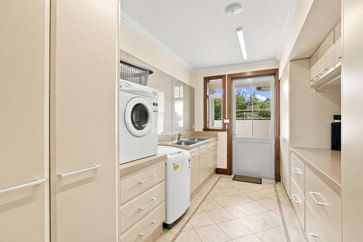6 Gracemount Place Kinmont Park_25
