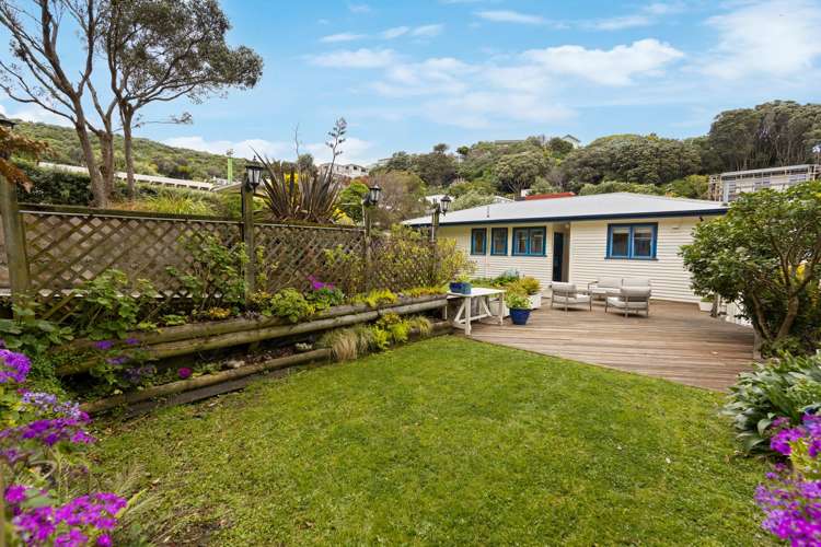 19 Robertson Street Owhiro Bay_18