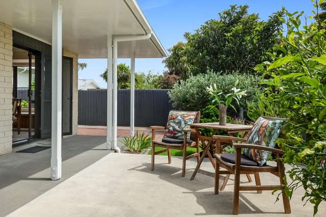 Sunny and Spacious Townhouse Close to Hospital