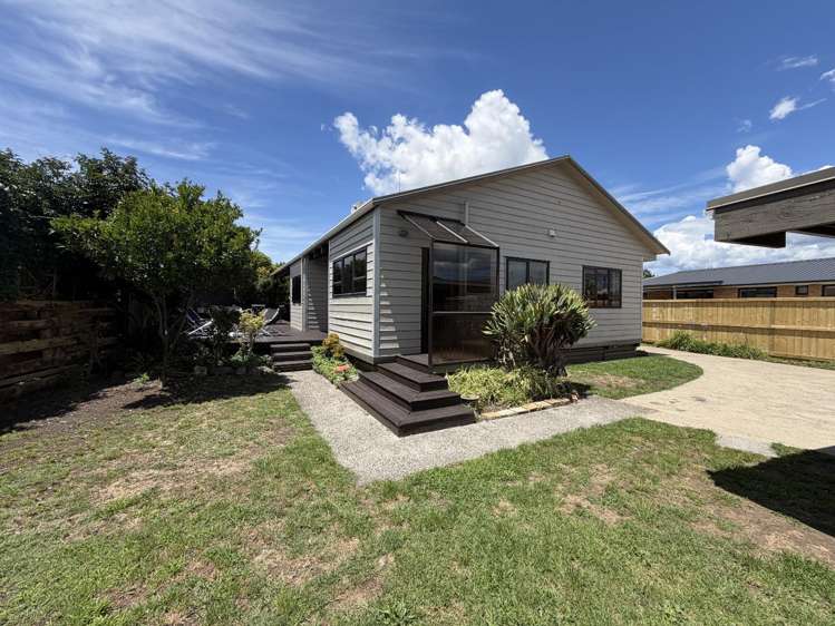 24 Nicholas Ave (Front House)_0