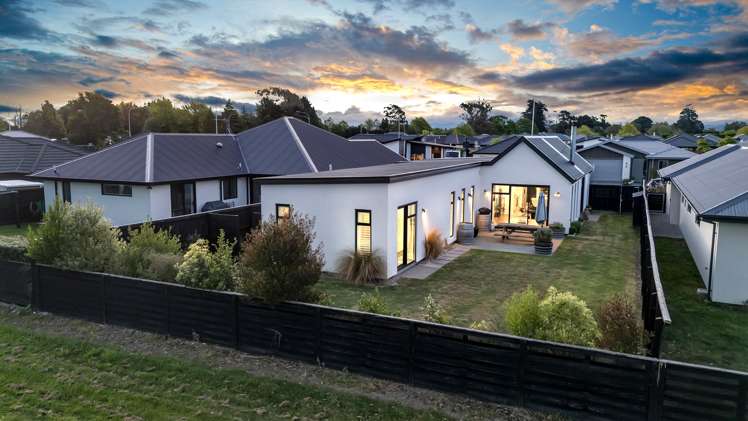 13 John Raven Lane Woodend_2