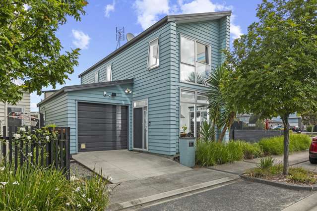 Stand-alone Two Bedroom + Garage