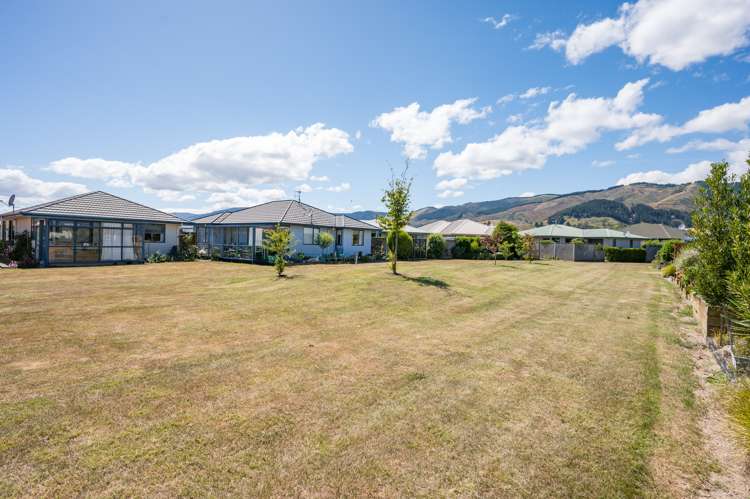 21 Ivy Crescent Richmond_12