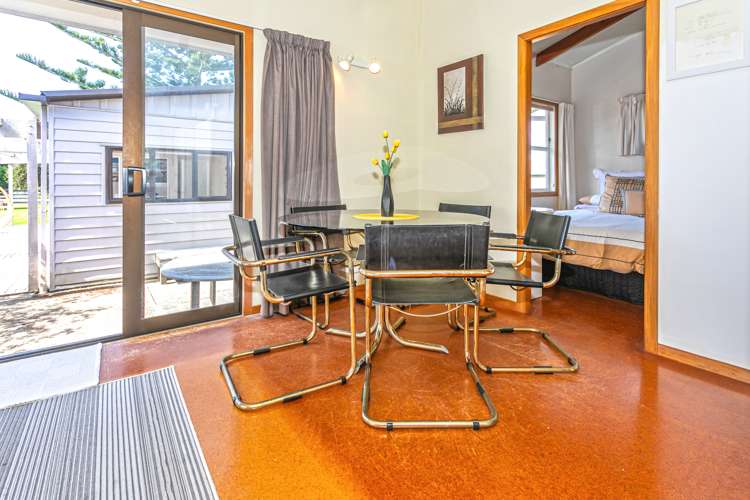 8 Dawn Avenue Hahei_12