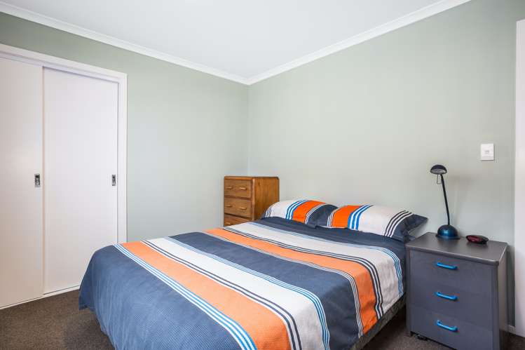 86 Mana Esplanade Paremata_11